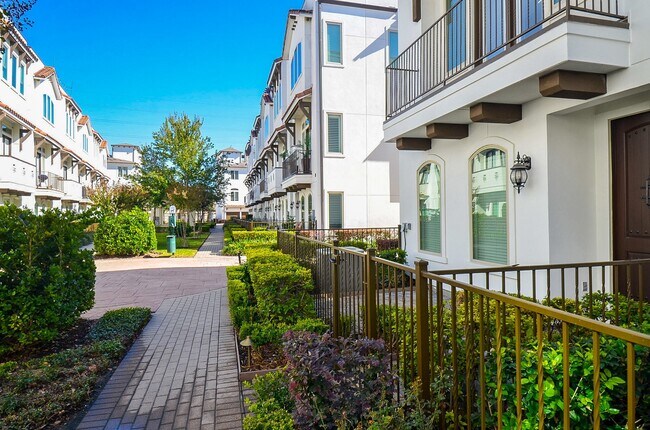 Photo - 1245A Bonner St House