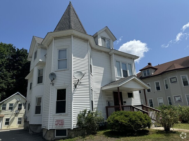 Building Photo - 773 Pleasant St Unit 2 Rental