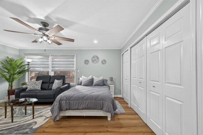 Photo - 407 Fairbanks St