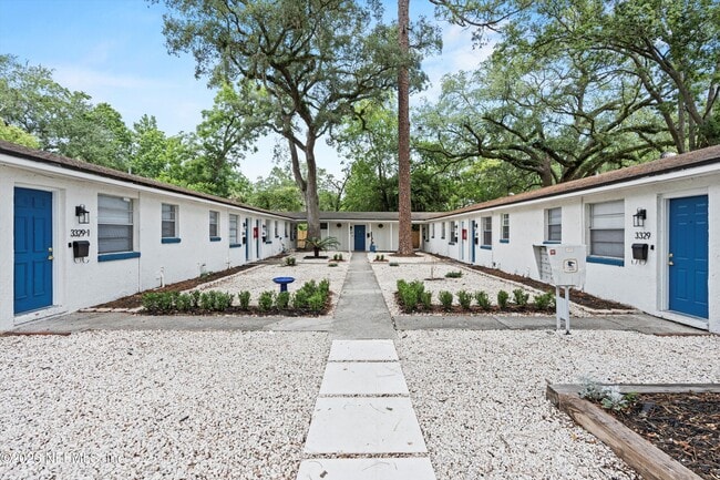 Building Photo - 3329 Mayflower St Unit 3329