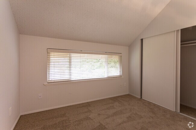 1HAB, 1BA - 750&nbsp;ft² - Campus View