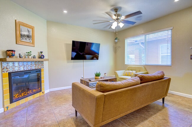 Photo - 1125 E Hedrick Dr Unit 1123