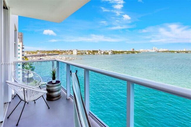 Photo - 7501 E Treasure Dr Unidad 7501 E Treasure Dr  9EF