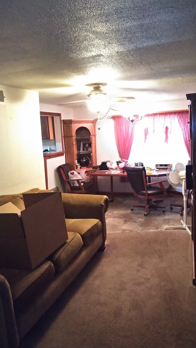 Photo - 411 W Clark St