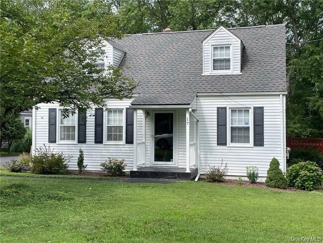 Building Photo - 17 Kinderhook Dr