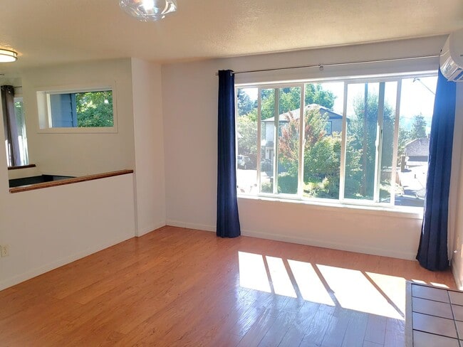 Photo - Charming Milwaukie House with Beautiful Ba...