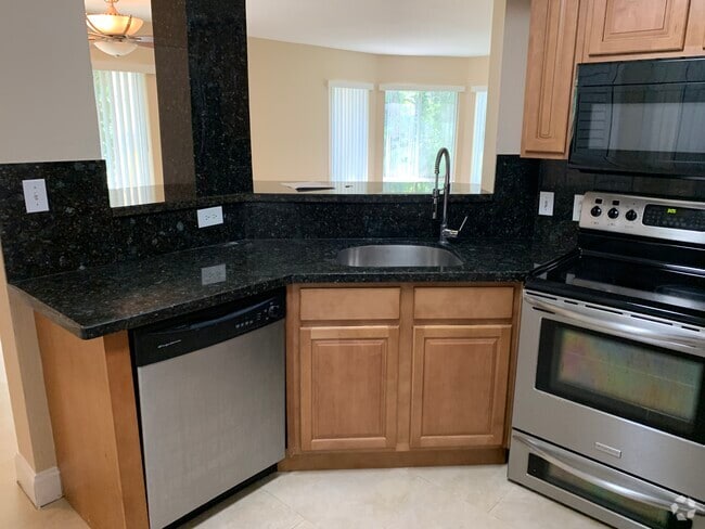 Building Photo - 2460 NW 33rd St Unit 1701 Rental