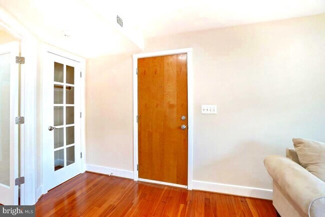 Photo - 610 Jefferson St NW Unidad 101