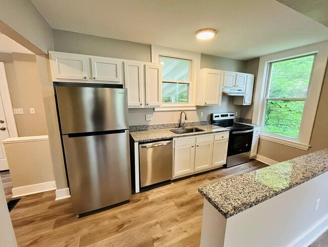 Photo - 1910 Bising Ave