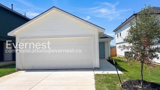Photo - Spacious Home with Modern Amenities and Fenced Yard / 4 Bed & 2 Bath / Section 8 Accepted / Comin...