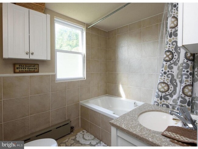 Photo - 374 Dehaven St