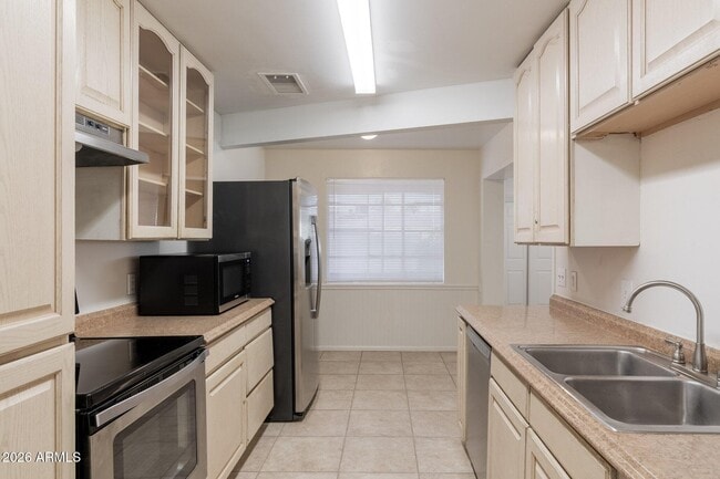 Photo - 1335 E Broadway Rd