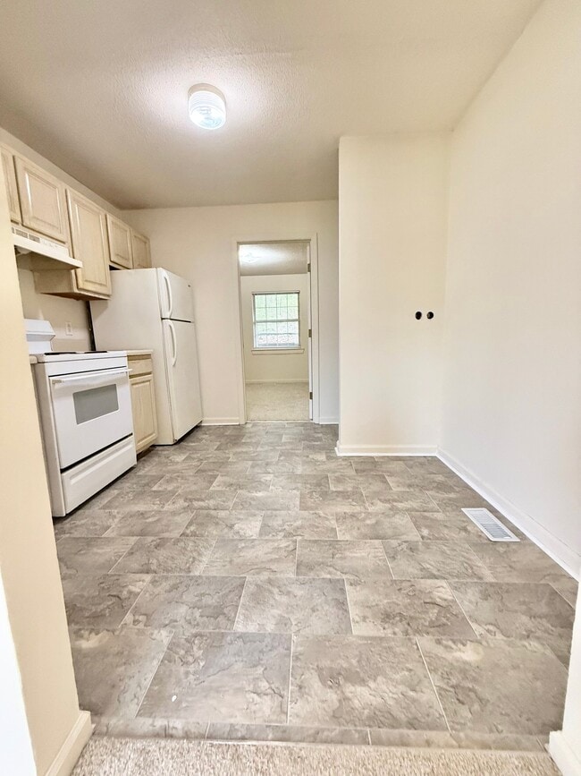 Building Photo - 102 Carter Sells Rd