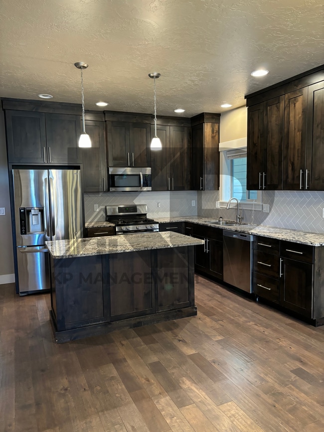 Photo - 2004 S Kerr St