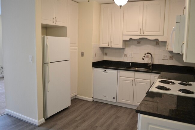Photo - 4 Universal St Unit 12