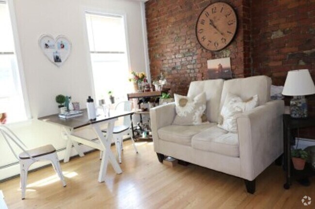 Building Photo - 1 bedroom apartment - Brookline - 8/1