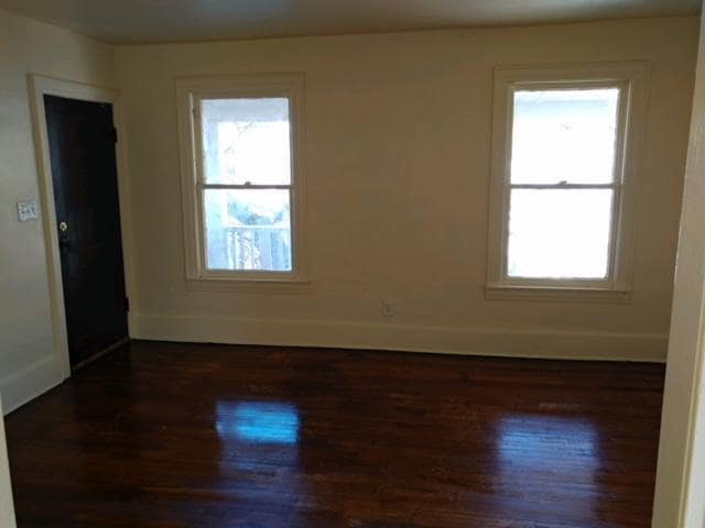 Photo - 913-915 Springate St, 2nd Fl