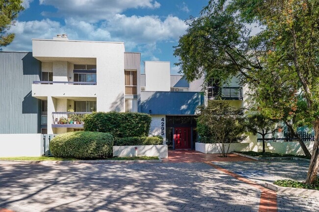 Building Photo - 2 Bedroom Unit 113 Rental
