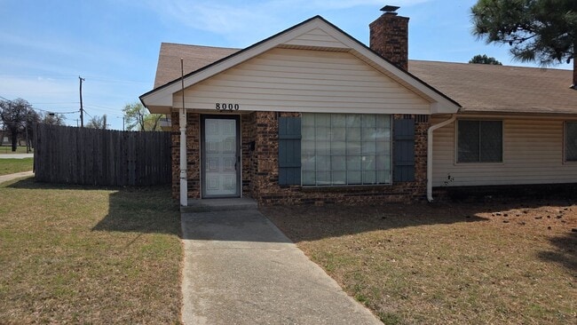 Building Photo - Wonderful 2 Bedroom Duplex In Bethany Ok. $1250 Per Month!