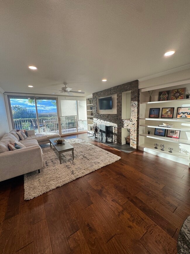 Photo - 6669 Embarcadero Dr Unit 3