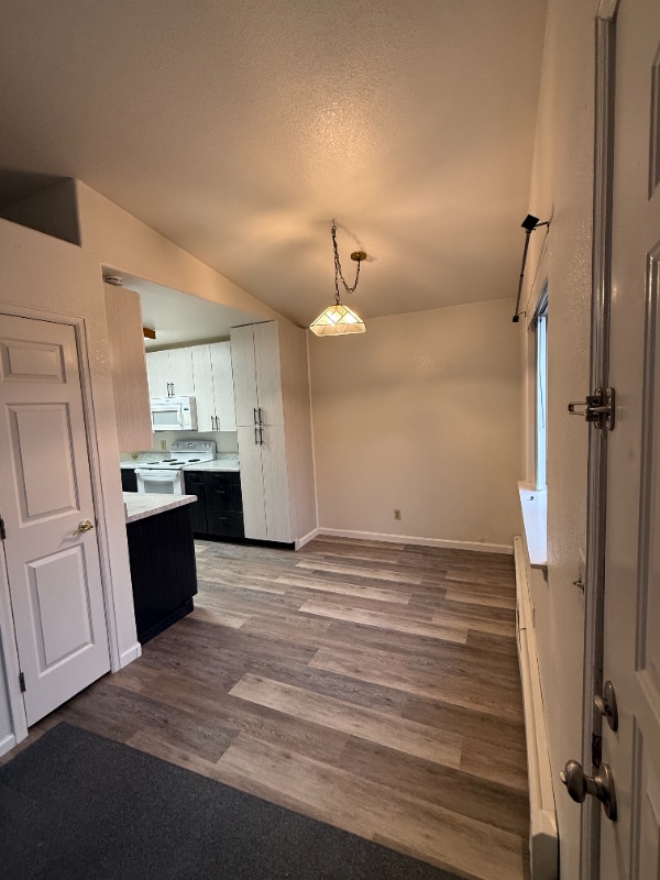 Photo - 572 1/2 Cindy Ann Rd