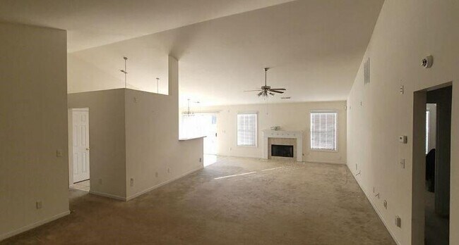 Photo - 1935 Winnstead Pl