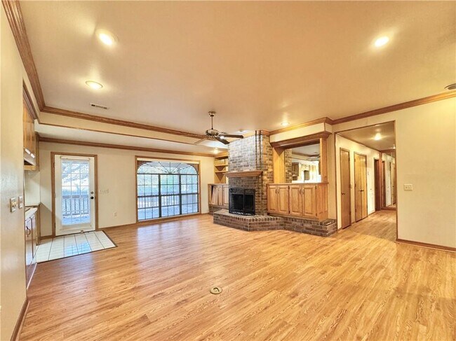 Photo - 742 E Birwin St