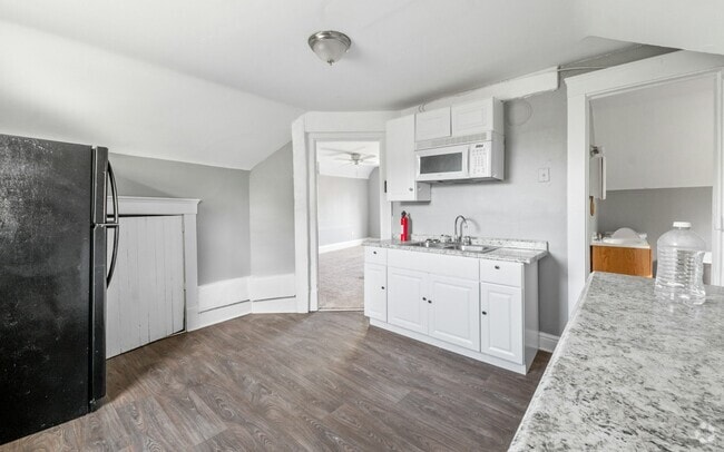 Building Photo - 1261 E 99th St Rental