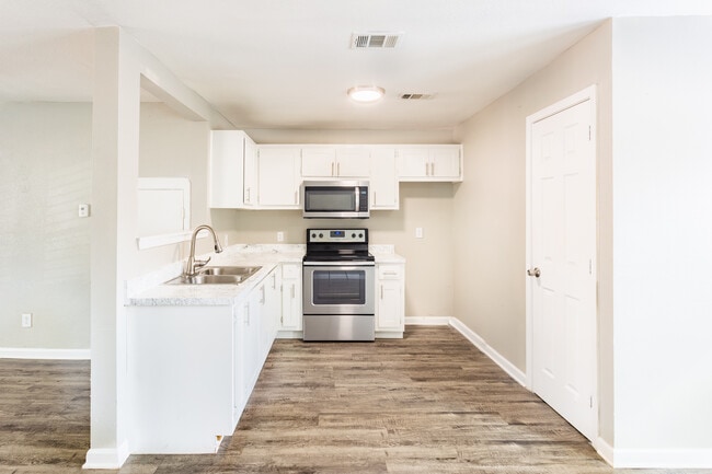 Building Photo - Eclipse Of White Rock