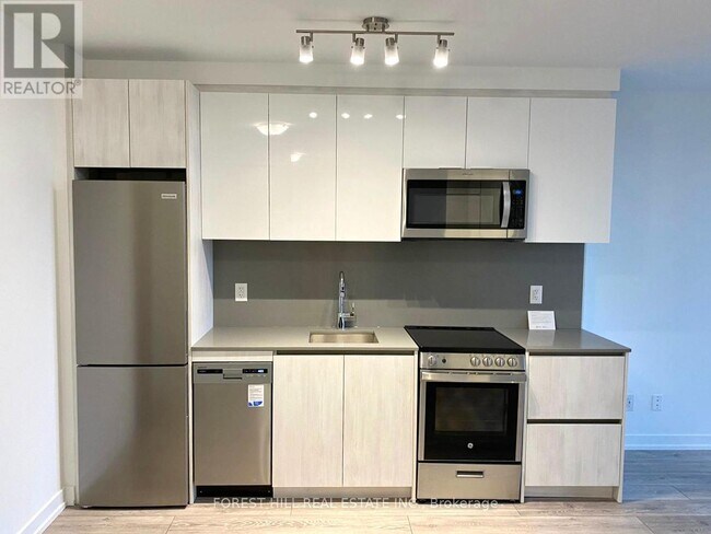 Photo - 3100 Keele St Unit 411