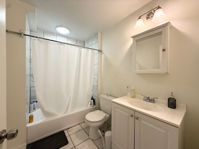 Photo - 660 Cambridge St Unidad 302