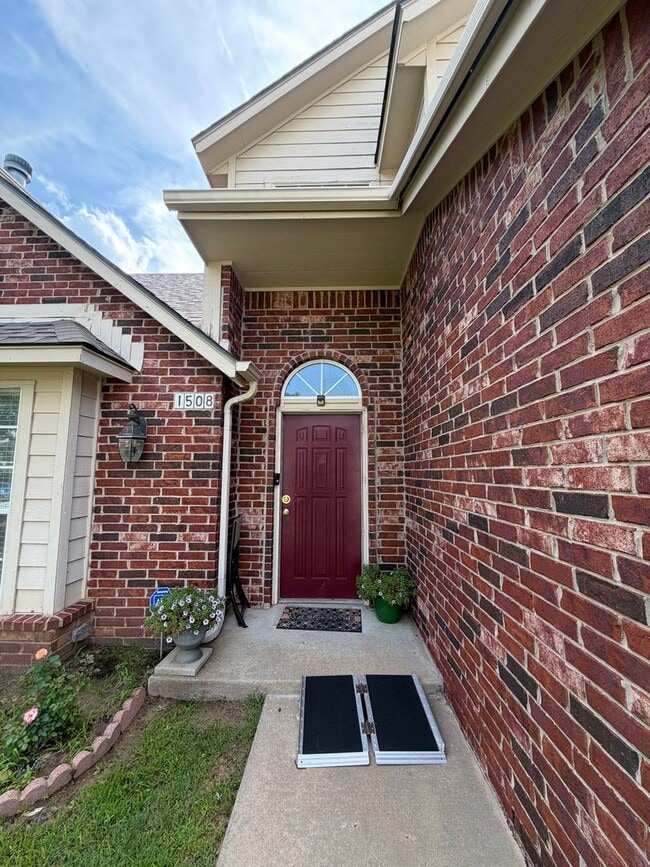 Photo - Broken Arrow Union Schools Single Family Home for Rent 5 beds 2.5 bath