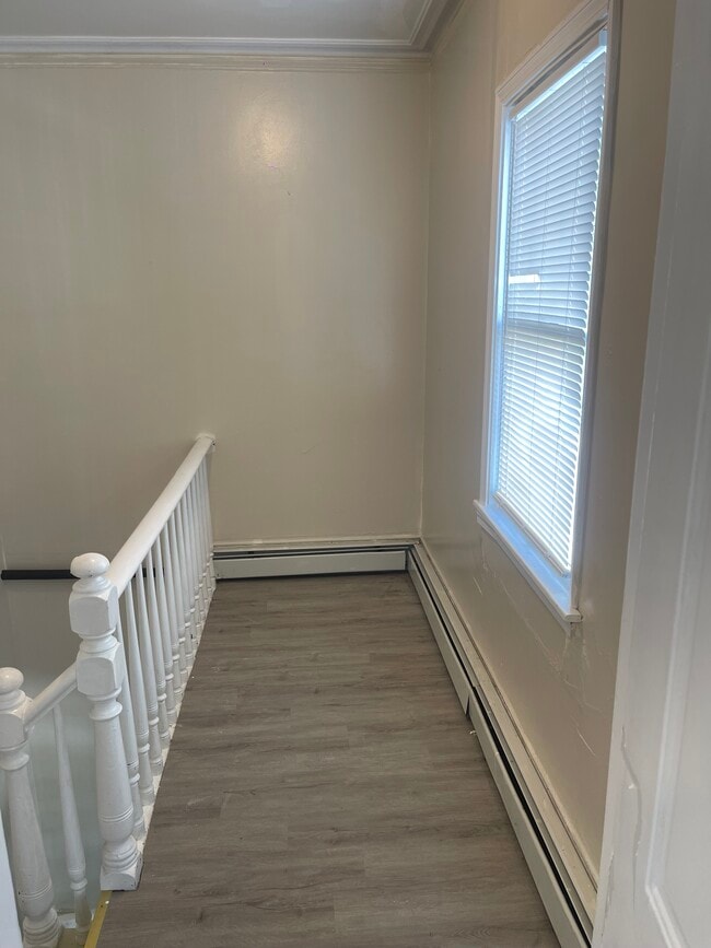 Building Photo - 30 Pekin St Unit Apt2