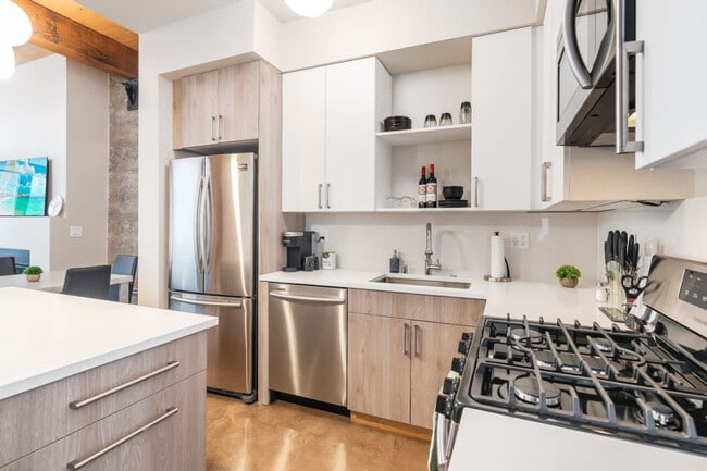 Photo - 2120 Commerce St Unit ID1045875P