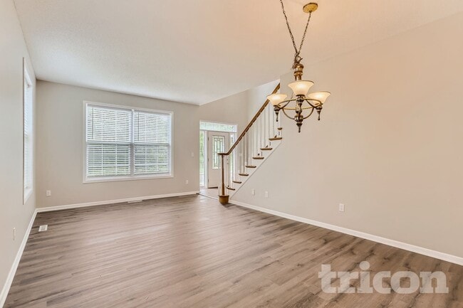 Photo - 15012 Viewcrest Ln