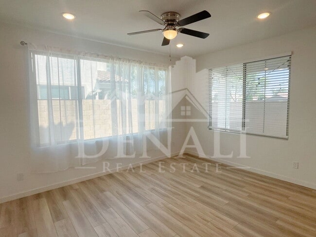 Photo - 1365 W Bluejay Dr