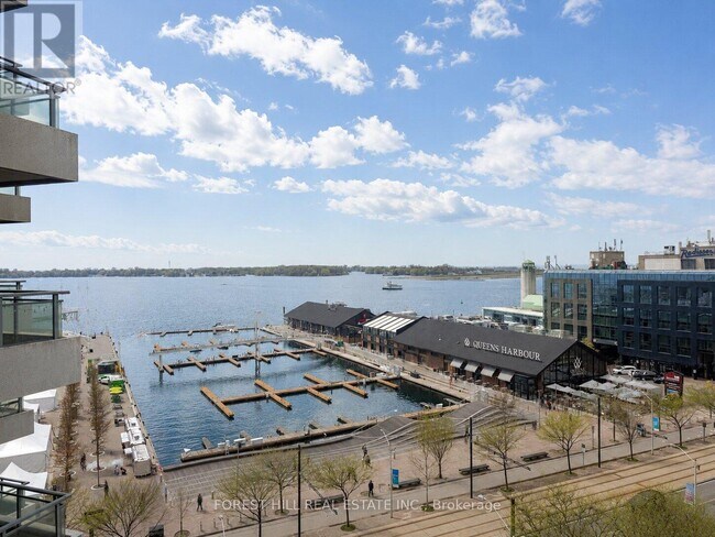 Photo - 230 Queens Quay W Unité 1028