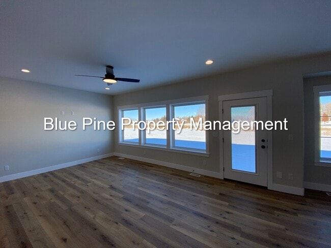 Photo - 1104 Cypress Loop