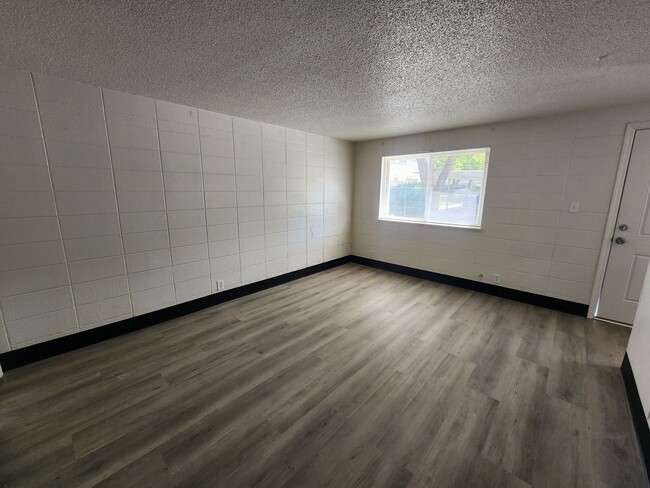 Photo - Remodeled 2 Bedroom Apartment