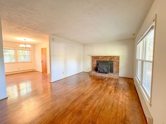 Photo - 3Bed/1.5bath Troy VA Rental