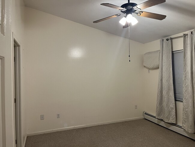 Photo - 565 Quaker Ln Unidad 127