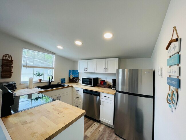 Photo - 4167 SE Seaward St