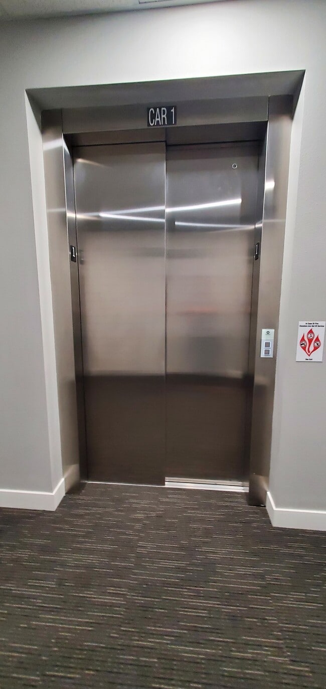 Photo - 203 Lake Shore Dr NE