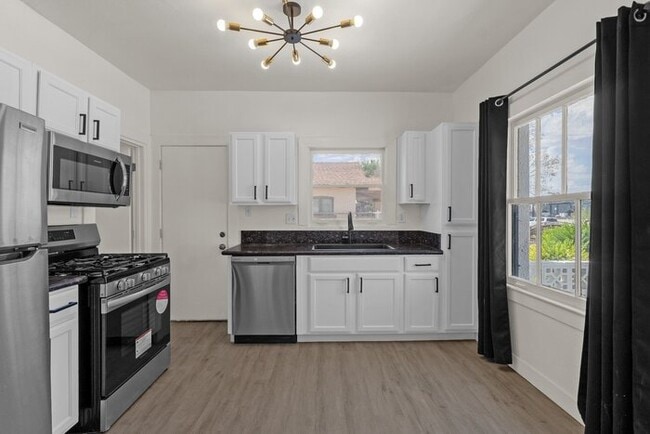 Building Photo - Brand NEW EVERYTHING!!. 2 BED in the heart of downtown Phoenix