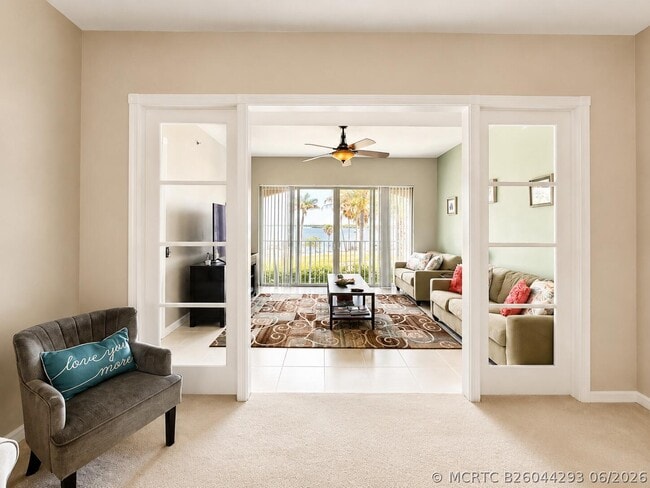 Photo - 35 Harbour Isle Dr W Unit 202