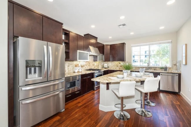 Photo - 827 Lotus Flower Loop