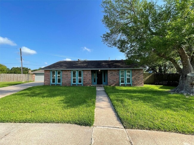 Building Photo - 16510 Oxnard Ln