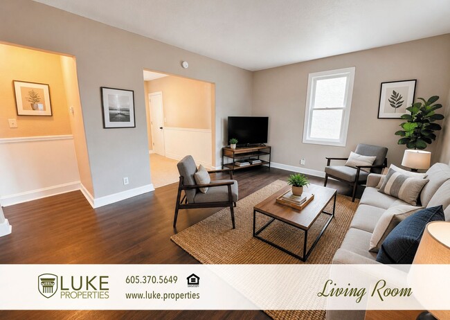 Photo - 712 N Blauvelt Ave