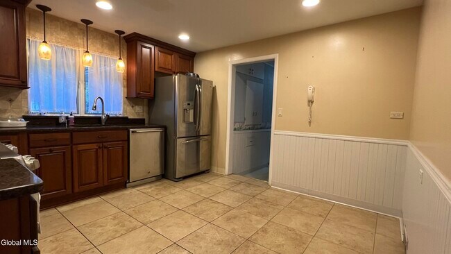 Photo - 275 Bloomingrove Dr