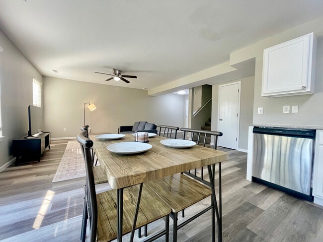 Photo - 210 White River Dr